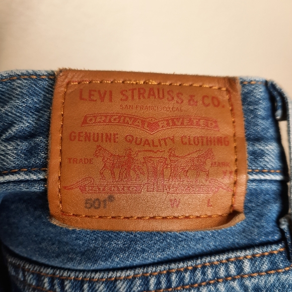 Levi's Premium Oxnard Athens Wash 501 Original Fit High Waisted Jeans 23 - Picture 5 of 7